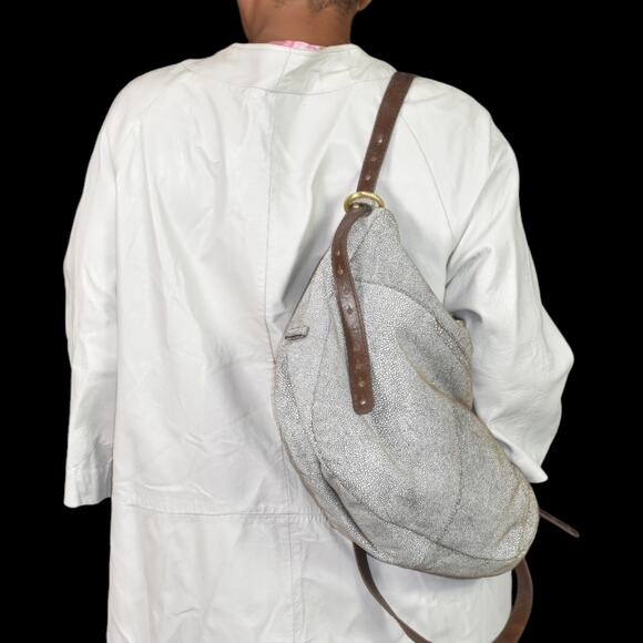 Hobo Slouchy Stingray Shoulder Bag Brown Shagreen Glaze Leather Curved Crossbody - Picture 14 of 16